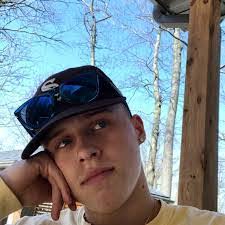 Brandon Vallier's Instagram, Twitter & Facebook