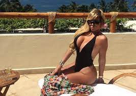 Esta vez, la presentadora peruana radicada en méxico, publicó en su cuenta de instagram unas fotos que motivaron comparaciones de. Alejandra De La Fuente Racy Photos Laura Bozzo Daughter Turns Heat Up On Instagram