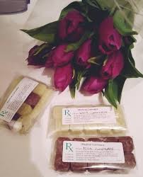 We all know that giving women flowers on international women's day is cliche but we're going to tell you why not only that women's day flowers are a great gift but also which you can choose to surprise with on this important date in the 1 why you should send flowers on international women's day. Happy International Women S Day Flowers And Chocolates Im Delighted Crainn