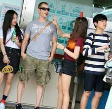 We did not find results for: Throwback Somi With Evelyn And Her Dad During Sixteen Cosas Bonitas