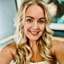 Best order medium iced latte with brown sugar cookie syrup