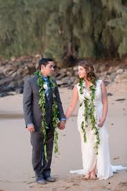 Hilo maile has long deep. The Bride And Groom In Traditional Maile Leis