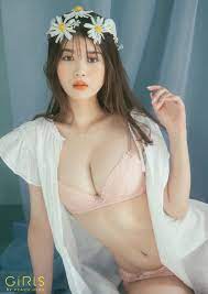 画像2/10) 馬場ふみか、ふっくら美バスト披露 夏の爽やかランジェリー着こなす - モデルプレス