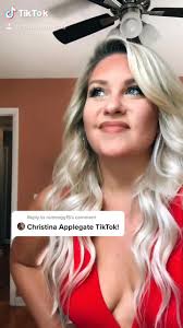 Girl That Looks Like Christina Applegate