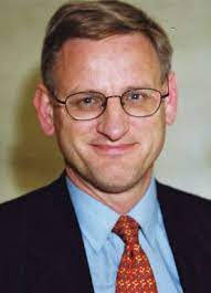 El 4 de octubre de 1991, bildt se convirtió en el primer primer ministro conservador de suecia en 61 años, al frente de un gobierno de coalición de cuatro partidos. Bildt Cabinet Wikipedia