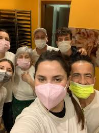 Distrutti ma bellissimiii!!! Mondo pizza ringrazia tutti i suoi carissimiii  clienti. Buon annoooo a tuttiii!!! 🙌🏻🙌🏻🎉🎉🍾🍾🍾 Manara Chiara Nicole  Parma