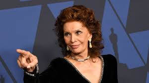 See more ideas about sofia loren, sophia loren, italian actress. Fuhle Mich Wie 20 Sophia Loren 86 Ist Noch Immer Topfit Promiflash De
