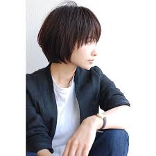 1年前撮った作品だけど お気に入りの写真 年中お客様にも人気 シンプルが1番好き スタイリングはサラッとヘアクリームのみ ショートカット女子 ショートヘアアレンジ ショートカット ショート ショートボブ ショートにしたい 大人ショート 前下がり