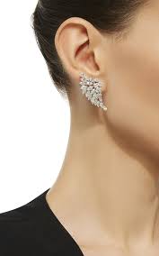 Explore a wide selection of jewelry all crafted in beautiful 18k yellow gold, rose gold, and white gold. Messika Swan Diamond Earrings 78 200 Earrings Diamond Earrings Lovely Jewellery