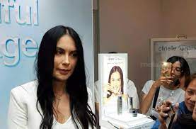 Yaa bener juga sih guys, kalo saja sophia latjuba nekat pake high heels pasti kaka slank bakal terlihat banget cebolnya, dibandingin sama sophia latjuba yang memiliki. Sophia Latjuba Abdee Slank Pacaran Matamata Com