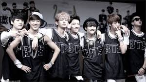 Suga memberikan komentar menohok dan kocak mendengar jin bts sering memuji diri sendiri di depan kaca. Bangtan Boys Bangtan Sonyeondan Rap Monster Kim Namjoon Suga Min Yoongi V Kim Taehyung Jungkook Jeon Jeongguk J Hope Jung Hoseok Jimin Park Jimin Jin Kim Seokji Wallpapers Hd Desktop