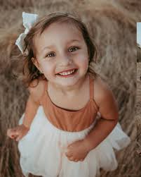 Mama and her girls ✨🌾 Michelle Close Photography