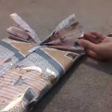 Piye, sudah gamblang to prosedur cara ambil hadiah kuis atau undian? Kehabisan Ide Untuk Membungkus Kado Coba Aja 10 Cara Membungkus Kado Ini