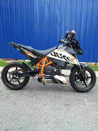 Browse through the list of the latest ktm bikes prices, specifications, features, mileage, colours and photos. Ktm Duke 690 Good Promotion Only At Easy One Bikers Motorcycle Showroom Ampang Malaysia Trike Motorcycle Motorcycle Showroom Ktm