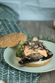 Waldlust Burger Mit Gebratenen Pilzen Ubersee Madchen Rezept Gebratene Pilze Lebensmittel Essen Rezepte