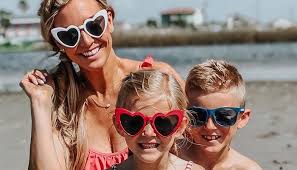 This lets each person in the family have freedom to pick their own type of outfit, so long as it's in navy, white, and khaki. Adorable 4th Of July Outfit Ideas For The Family Liketoknowit