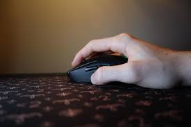The Best Mouse Grip For Gaming Palm Vs Claw Vs Fingertip Gaminggem