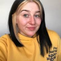 Danielle Dade's Instagram, Twitter & Facebook