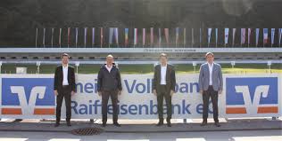 Die volksbank war eine der ersten banken, die relativ aggressiv ihre gebühren erhöht hat. Meine Volksbank Raiffeisenbank Eg Wird Partner Der Chiemgau Arena Samerberger Nachrichten
