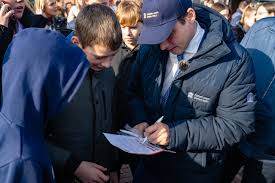 Eigenlijk mag ik daar niks over zeggen, maar ik zal het ook niet ontkennen. Baudet Could Be Prosecuted For Breaching Lockdown Rules In Urk Dutchnews Nl