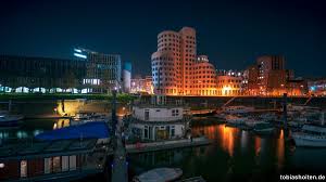 Fotospots In Dusseldorf Der Medienhafen Bei Nacht Dusseldorf Hafen Foto Schiessen