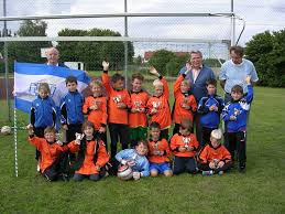 Privatinvestoren Werner Eckel und Willi Bacher unterstützen Fußballkids