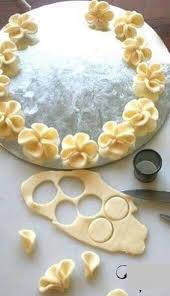 How To Make All Kinds Of Flowers With Fondant For Cakes Cakes And Cupcakes Cakes Cupcakes Flowers Fondant Kinds In 2020 Fondant Cupcakes Cupcakes Tortendeko