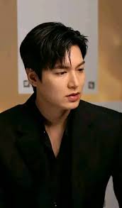 Ghosting and Sudden Reappearances in Relationships