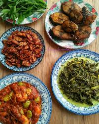 Happy Lunch Peeps Sayamasak Sambal Petai Udang Masak Lemak Pucuk Ubi Ikan Tongkol Goreng Sambal Kering Tempe Ikan Bilis Ulam Selom Ubi Goreng Ubi Tempe