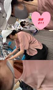 素人乳首チラ】これはエロいwwTシャツがゆるゆるな美人さんに狙いを定め、近距離から完璧な乳首を何度も撮影ww FC2-PPV-2435885