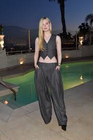 Elle and Dakota Fanning Have Two Very Different Takes on Sexy Spring Style  | Glamour