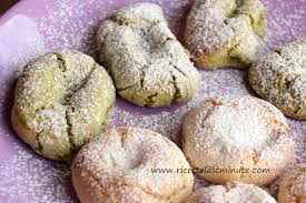 La pasta di mandorle è ideale per ricoprire alcuni dolci tipici delle feste, ma non solo ottima anche per realizzare decorazione per i vostri dolci. Paste Di Mandorla E Pistacchio Ricette Last Minute