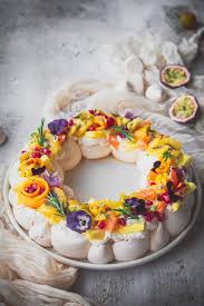 Pavlova En Couronne Aux Fruits Exotiques Recette Pavlova Recettes De Cuisine Recette Pavlova