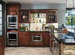 The Elegant Profiled Design Of The Eastland Raised Panel Cabinet Door Adds A Sculptured Element To The Smooth Kitchen Remodel Kitchen Design Kitchen Cabinets