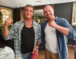 Sylvester stallone is making los angeles expendable. Schorndorfer Fliegt Fur Foto Mit Sylvester Stallone Nach L A Schorndorf Zeitungsverlag Waiblingen