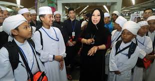 Penyanyi :dato seri vida lagu : Dream Comes True For Tahfiz School Fire Survivors Who Will Be Performing The Umrah