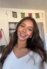 Eva Meade's Instagram, Twitter & Facebook