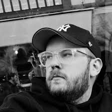 Korstörnegatan 13 på Hisingen. 30 kvm + 11 kvm loft. Bo, bedriv verksamhet  eller både och.Snyggaste kubikmetrarna vi sett! #sverigehusetskubik