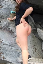 Amazing ass while hiking Porn Pic - EPORNER