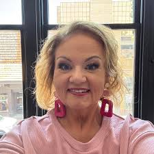 Seeking photographer for Halloween-themed mini session.