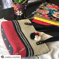 Instagram Da Hobi Orgu Crochet Turkey Repost Ccebru Crochet Bir Paylasim Ile Kalacak Bir Canta Degil Cok Emek Verd Canta Orgu Orme Cantalar