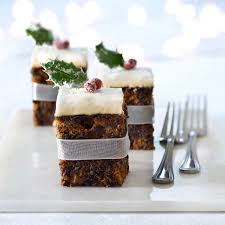 Each issue reaches 24 million readers and, with 15 editions published worldwide, is an internationally recognized brand. 21 Christmas Cake Ideas To Serve On Your Christmas Day Inspirationseek Com