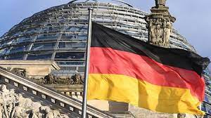 Flagge deutschlands) هو علم ثلاثي الألوان يتألف من ثلاثة أشرطة أفقية متساوية تعرض الألوان الوطنية لألمانيا: Ø§Ù„Ø£Ø³ÙˆØ¯ ÙˆØ§Ù„Ø£Ø­Ù…Ø± ÙˆØ§Ù„Ø°Ù‡Ø¨ÙŠ Ù…Ù† Ø²Ø± Ø¥Ù„Ù‰ Ø¹Ù„Ù… Ø£Ù„Ù…Ø§Ù†ÙŠØ§ Ø§Ù„Ø§ØªØ­Ø§Ø¯ÙŠØ© ÙˆØ²Ø§Ø±Ø© Ø§Ù„Ø®Ø§Ø±Ø¬ÙŠØ© Ø§Ù„Ø£Ù„Ù…Ø§Ù†ÙŠØ©