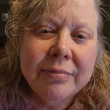 Rochelle Betts's Instagram, Twitter & Facebook