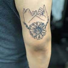 For simple unique ideas of infinite mother daughter tattoos, here is one. Top 95 Best Pinky Promise Tattoo Ideas 2021 Inspiration Guide