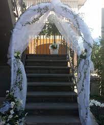 Di conseguenza sarebbe utile posizionare alcuni addobbi e composizioni floreali in giro. Piante E Fiori Per Addobbare Con Eleganza La Casa Degli Sposi