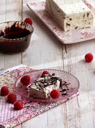 Glace A La Meringue Et Au Chocolat De Nigella Nigella Chocolat Meringue