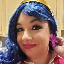 Becky Bee's Instagram, Twitter & Facebook