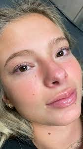 Danielle Hilker's Instagram, Twitter & Facebook