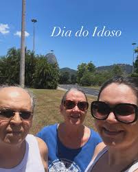 Dra. Giulia M. R. Santoro 🪷 (@giuliasantoropsiquiatra) • Instagram photos  and videos